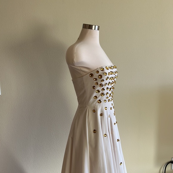 BCBG MaxAzaria Gown - Picture 8 of 10